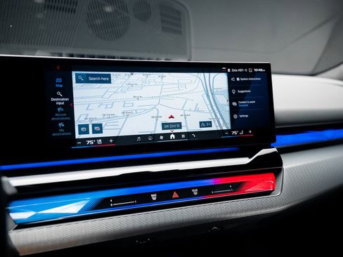 Used 2025 BMW M5 w/ Carbon Package image 53