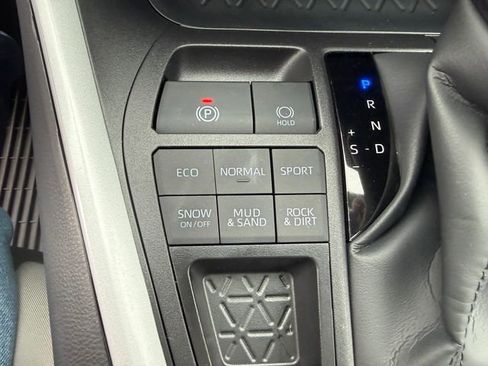 New 2025 Toyota RAV4 XLE image 15