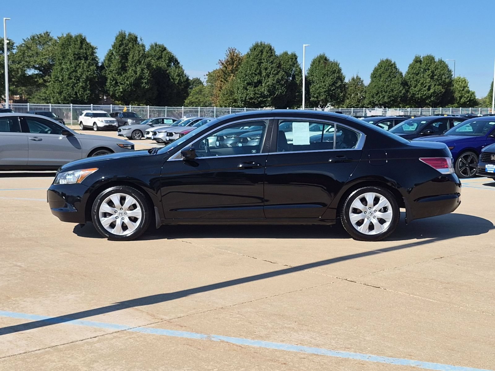 Used 2010 Honda Accord EX-L image 9