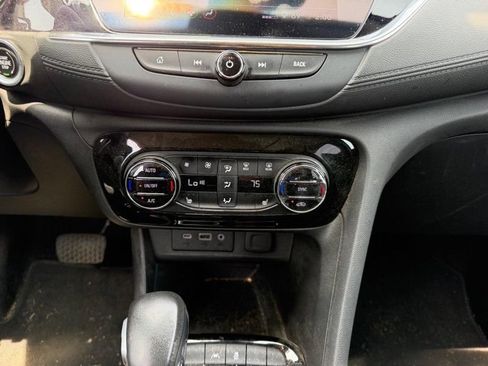 Used 2023 Buick Encore GX Select w/ Sport Touring Package FWD image 14