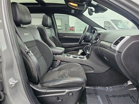 Used 2021 Jeep Grand Cherokee SRT image 15