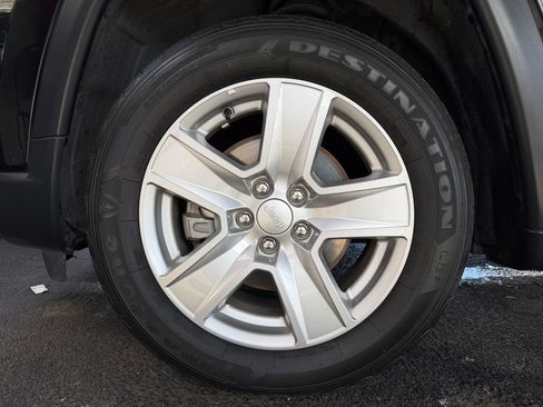 Used 2022 Jeep Compass Latitude FWD image 45