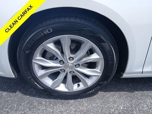 Used 2024 Chevrolet Malibu LT FWD image 2