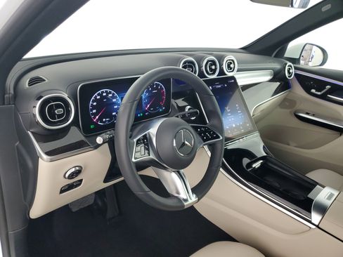 Used 2023 Mercedes-Benz GLC 300 image 11