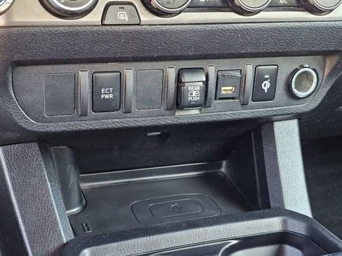 Used 2021 Toyota Tacoma 4x4 Double Cab image 19