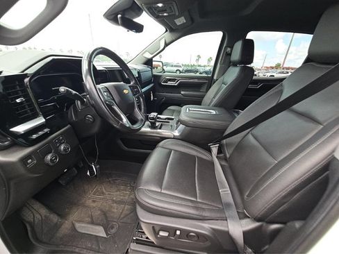 Used 2022 Chevrolet Silverado 1500 LTZ w/ Technology Package RWD image 12