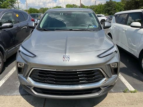 Used 2025 Buick Encore GX Preferred AWD/4WD image 2