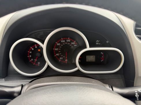 Used 2009 Pontiac Vibe GT FWD image 22