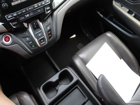 Used 2021 Honda Odyssey EX-L image 18