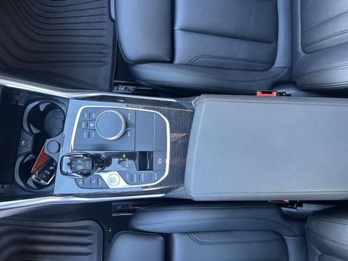 Used 2019 BMW 330i xDrive Sedan w/ Convenience Package image 14