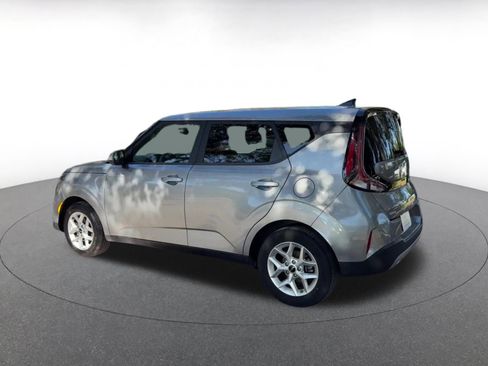 Used 2025 Kia Soul LX w/ LX Technology Package image 10