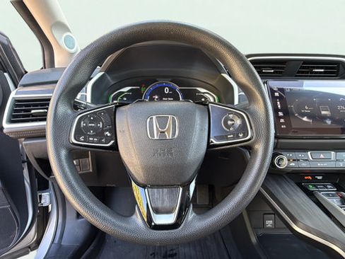 Used 2018 Honda Clarity Plug-In Hybrid image 15