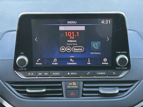 Certified 2022 Nissan Altima 2.5 SV w/ SV Premium Package image 18