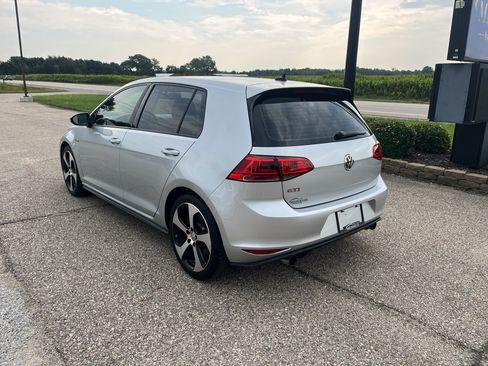 Used 2016 Volkswagen Golf 4-Door FWD image 4