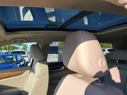 New 2026 Volkswagen Atlas SE image 8