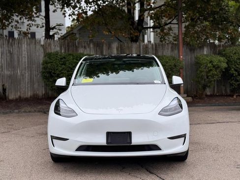 Used 2024 Tesla Model Y Long Range AWD/4WD image 9