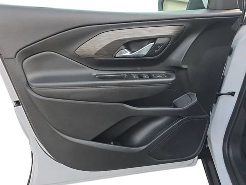 Used 2023 GMC Terrain SLE w/ LPO, Floor Liner Package FWD image 11