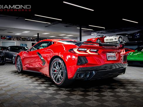 Used 2024 Chevrolet Corvette Stingray Premium Cpe w/ Z51 Performance Package RWD image 2