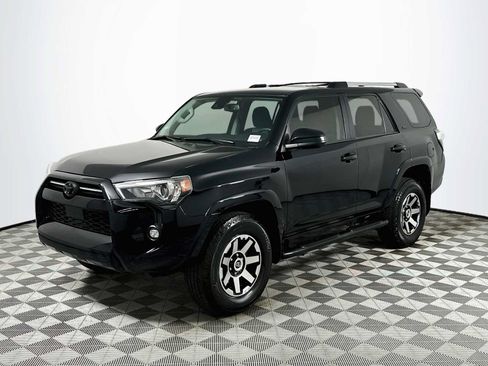 Used 2022 Toyota 4Runner SR5 AWD/4WD image 3