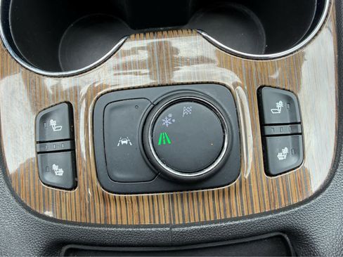 Used 2021 GMC Acadia SLE w/ Driver Convenience Package FWD image 22