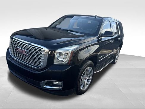 Used 2015 GMC Yukon Denali w/ Touring Package image 2