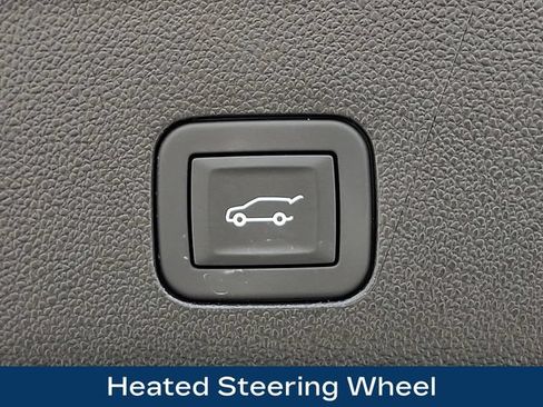 Used 2025 Chevrolet Suburban Premier AWD/4WD image 32