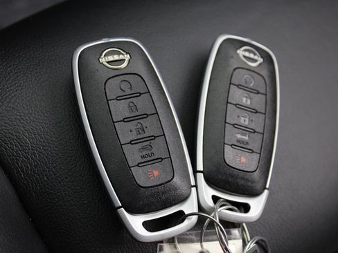 Certified 2024 Nissan Rogue SL FWD image 32