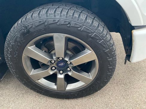 Used 2016 Ford F150 Lariat w/ Equipment Group 502A Luxury AWD/4WD image 5