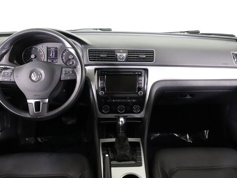 Used 2013 Volkswagen Passat 2.5 SE image 31