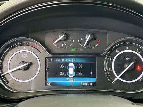 Used 2016 Buick Regal Sport Touring image 14