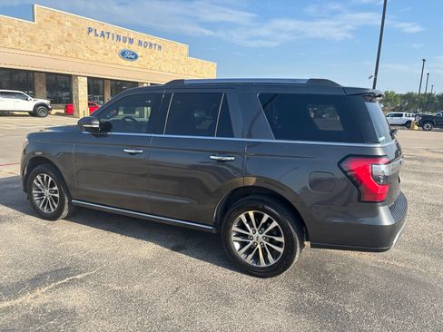 Used 2018 Ford Expedition Limited AWD/4WD image 2