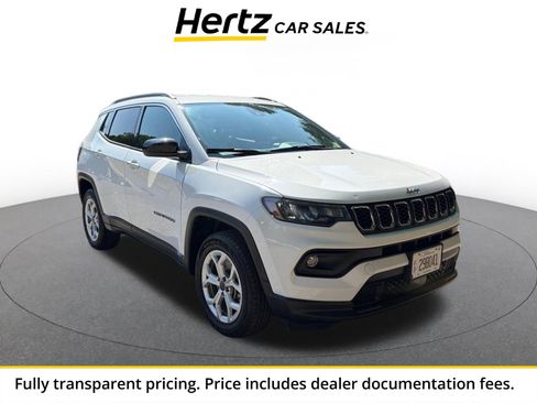 Used 2025 Jeep Compass Latitude AWD/4WD image 1