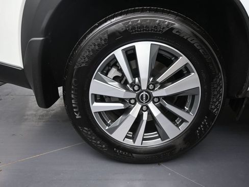 Used 2025 Nissan Pathfinder SL w/ Black Appearance Package AWD/4WD image 46