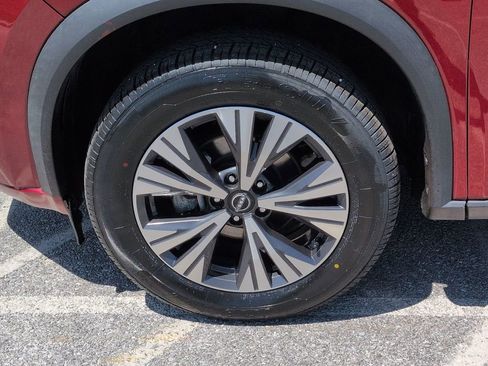 Used 2023 Nissan Rogue SV image 11