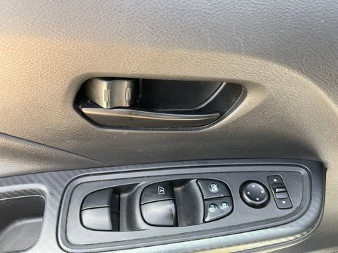 Used 2023 Nissan Versa S w/ Trunk Package FWD image 8