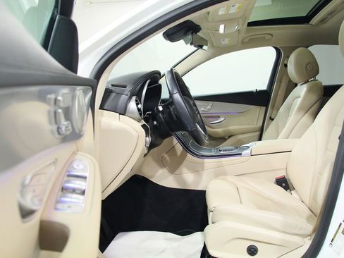 Certified 2023 Mercedes-Benz GLC 300 4MATIC Coupe image 5