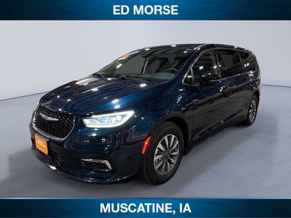 Certified 2024 Chrysler Pacifica Select