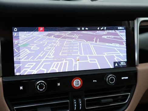 Certified 2026 Porsche Macan AWD/4WD image 20