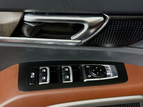 Used 2023 Kia Telluride EX w/ EX Captain's Chair Package image 25