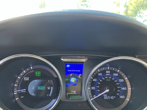 Used 2012 Hyundai Sonata Hybrid w/ Ultimate Pkg image 10