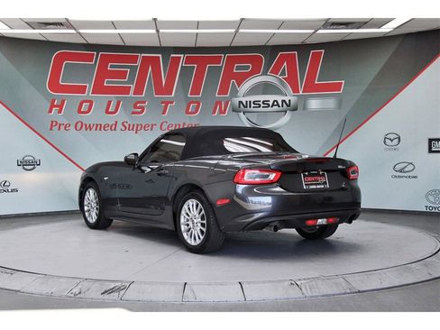 Used 2018 FIAT 124 Spider Classica image 4