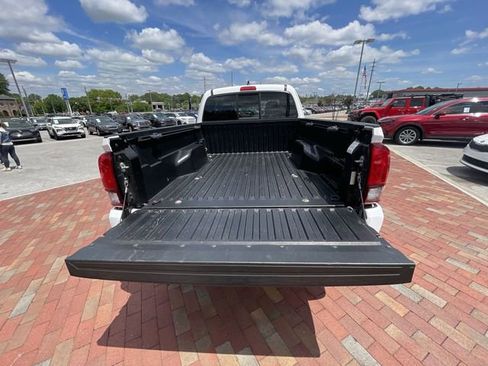 Used 2022 Toyota Tacoma SR w/ SX Package RWD image 31