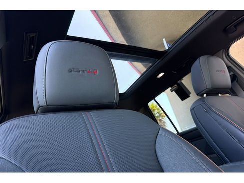 Used 2024 GMC Acadia AT4 w/ Luxury Package AWD/4WD image 20