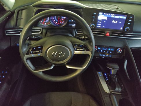 Used 2021 Hyundai Elantra SEL w/ Cargo Package FWD image 22