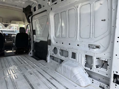 Used 2023 Ford Transit 250 148 High Roof AWD image 20