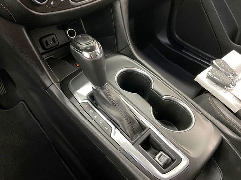 Used 2018 Chevrolet Equinox Premier image 30