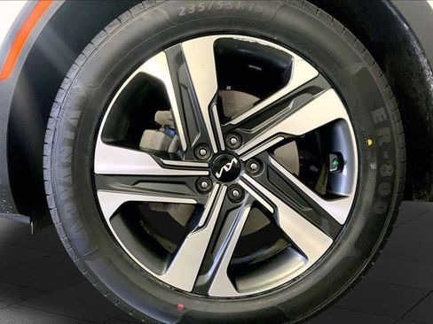 Certified 2024 Kia Sorento SX Prestige w/ Panoramic Sunroof Package AWD/4WD image 9