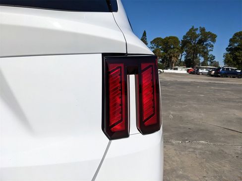 Certified 2025 Kia Sorento S w/ Panoramic Sunroof Package image 12