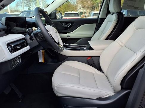 New 2026 Lincoln Aviator 2WD image 7