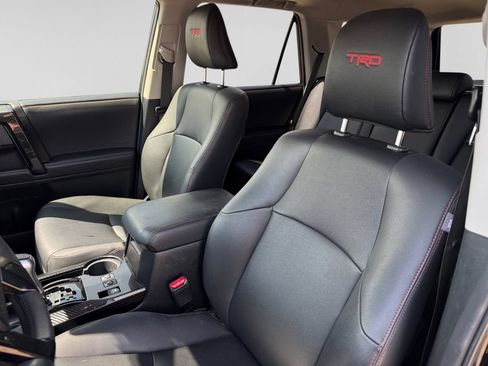 Used 2020 Toyota 4Runner TRD Off-Road Premium w/ Moonroof Package AWD/4WD image 23